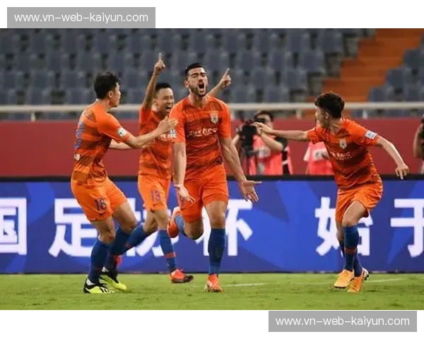 蓝橙风暴：当申花的细腻遇上鲁能的硬朗，这是一场永不落幕的宿命对决